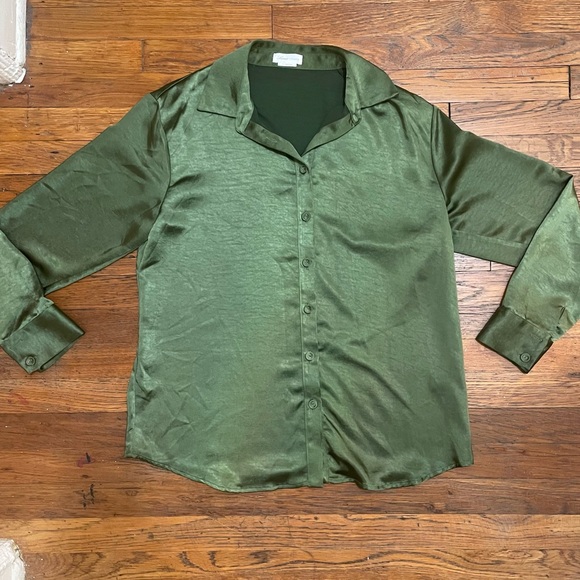 Lovers + Friends Tops - Lovers + Friends Green Satin Button Up Blouse
